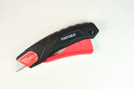 [ES45] Tortoris Extra Safe 44 - Smart-Retract Squeeze Grip Safety Knife / New model